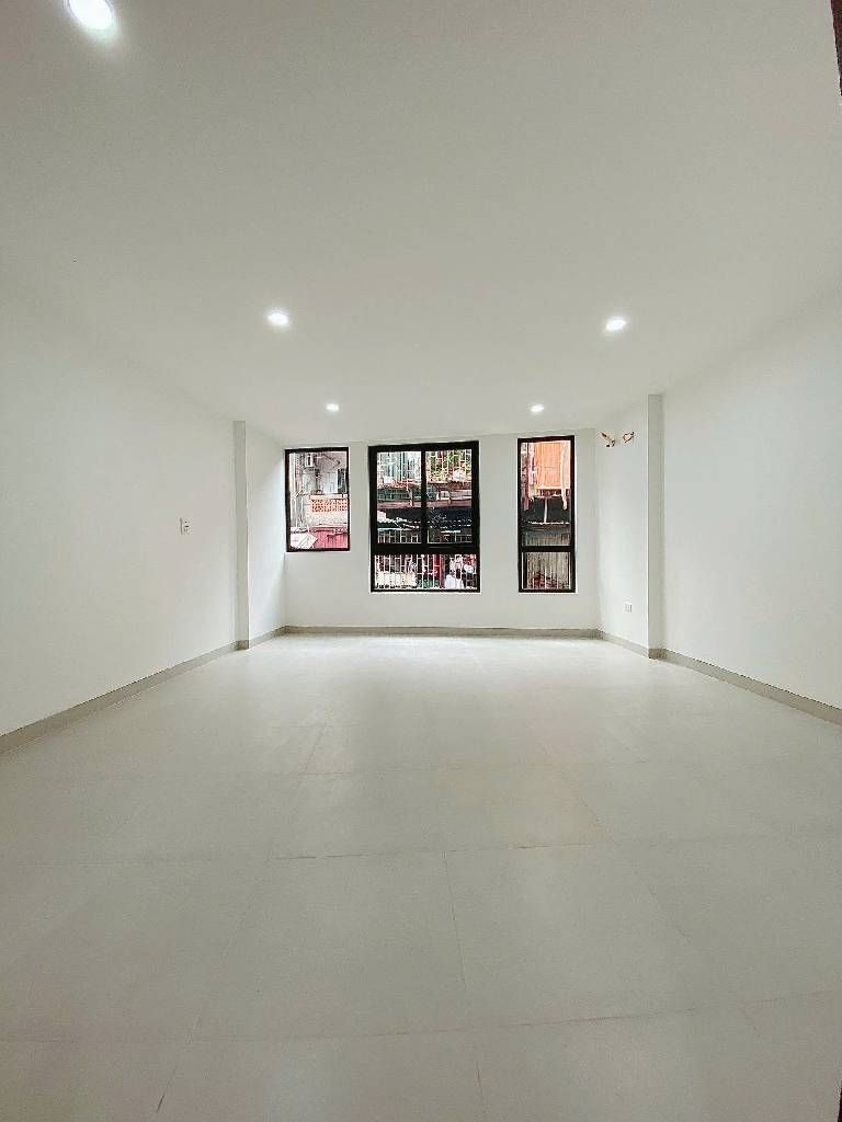 Bán nhà Ngõ Chùa Hưng Ký - diện tích 81.9m2 6 tầng - Ô tô tránh - giá 18,8 tỷ