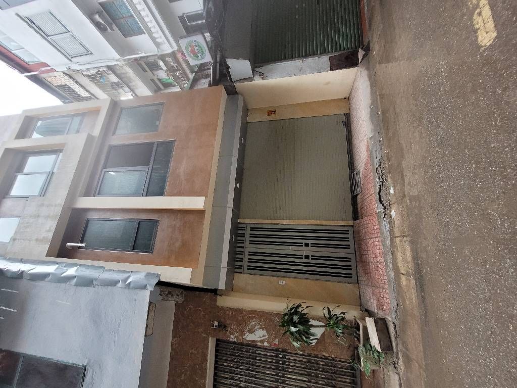 Bán nhà Ngõ Chùa Hưng Ký - diện tích 81.9m2 6 tầng - Ô tô tránh - giá 18,8 tỷ