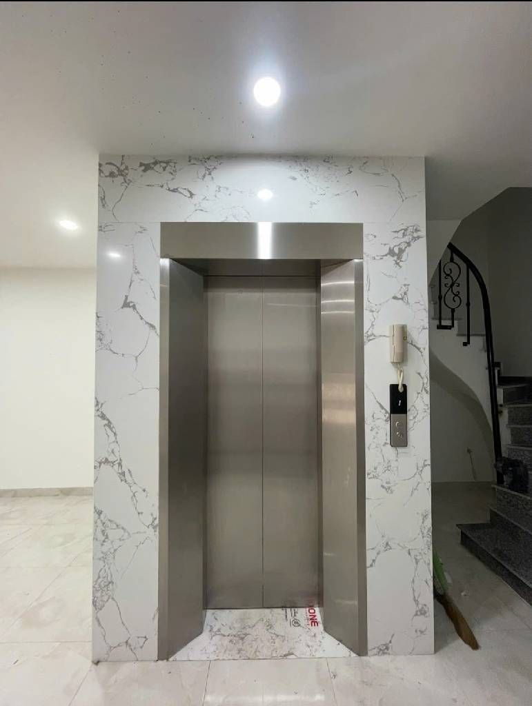 Bán nhà Ngõ Chùa Hưng Ký - diện tích 81.9m2 6 tầng - Ô tô tránh - giá 18,8 tỷ