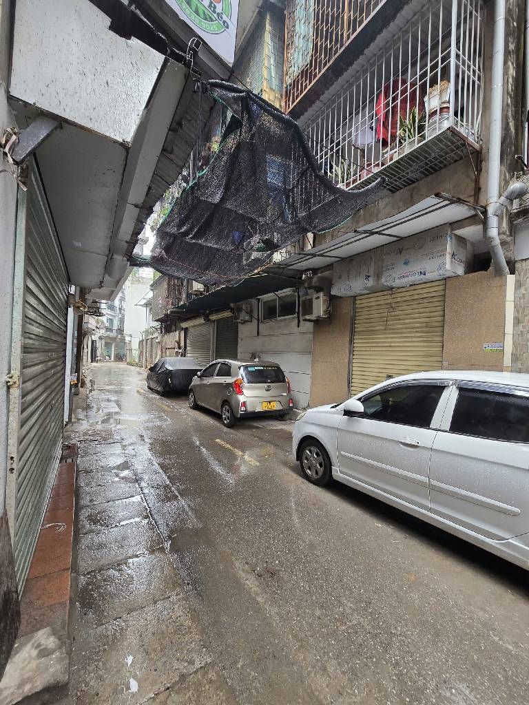 Bán nhà Ngõ Chùa Hưng Ký - diện tích 81.9m2 6 tầng - Ô tô tránh - giá 18,8 tỷ