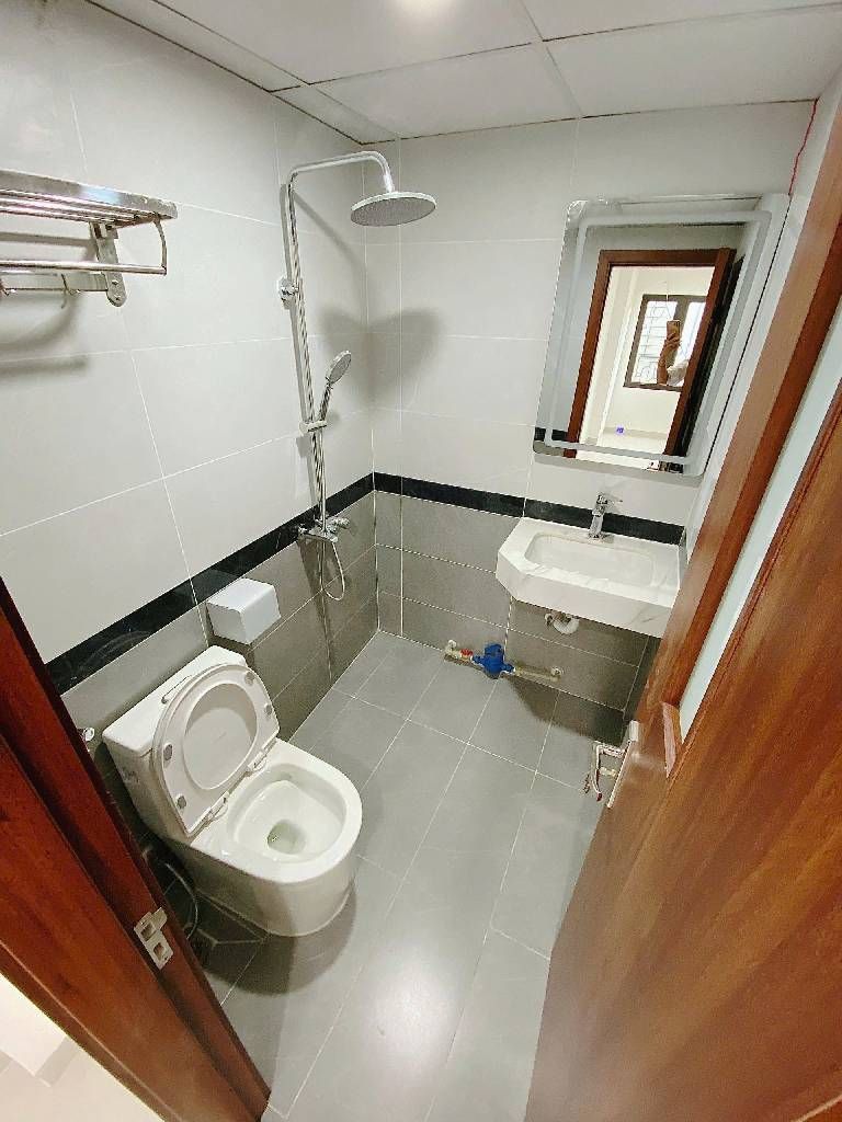 Bán nhà Ngõ Chùa Hưng Ký - diện tích 81.9m2 6 tầng - Ô tô tránh - giá 18,8 tỷ