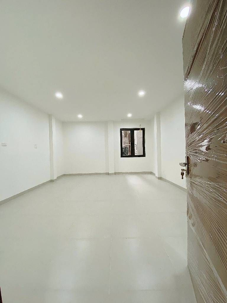 Bán nhà Ngõ Chùa Hưng Ký - diện tích 81.9m2 6 tầng - Ô tô tránh - giá 18,8 tỷ