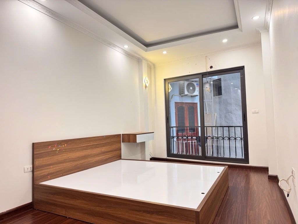 Bán nhà Trương Định - diện tích 32m2 5 tầng - Nhà đẹp hiện đại ở ngay - giá 8,8 tỷ