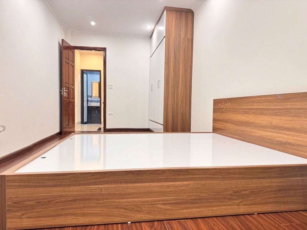 Bán nhà Trương Định - diện tích 32m2 5 tầng - Nhà đẹp hiện đại ở ngay - giá 8,8 tỷ