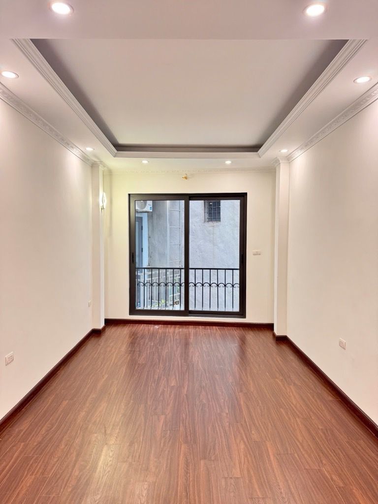 Bán nhà Trương Định - diện tích 32m2 5 tầng - Nhà đẹp hiện đại ở ngay - giá 8,8 tỷ