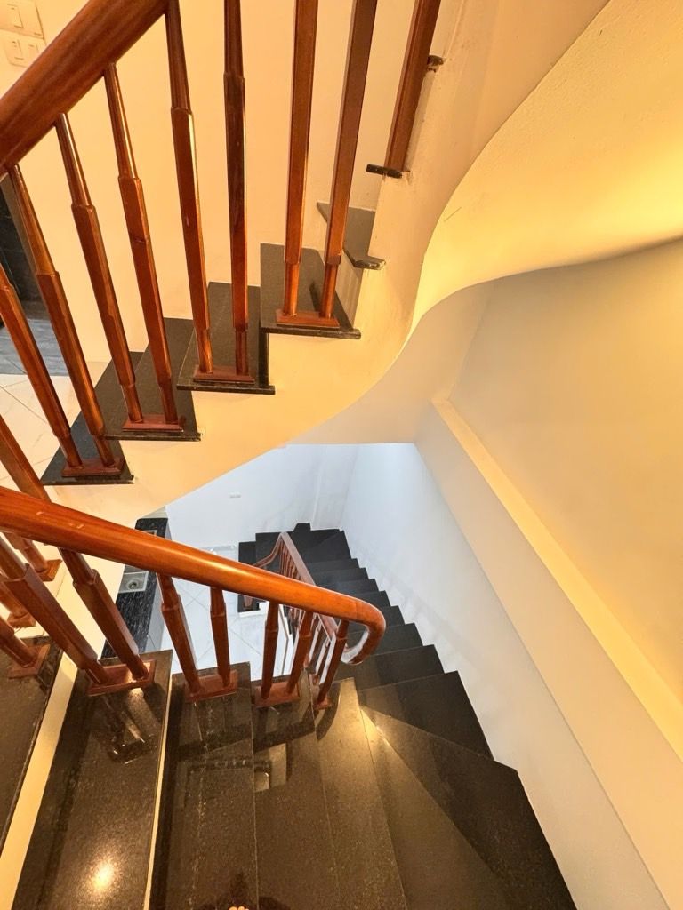 Bán nhà Trương Định - diện tích 32m2 5 tầng - Nhà đẹp hiện đại ở ngay - giá 8,8 tỷ