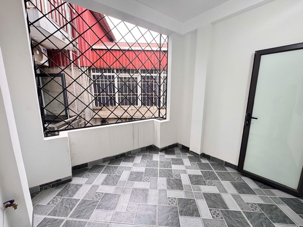 Bán nhà Trương Định - diện tích 32m2 5 tầng - Nhà đẹp hiện đại ở ngay - giá 8,8 tỷ