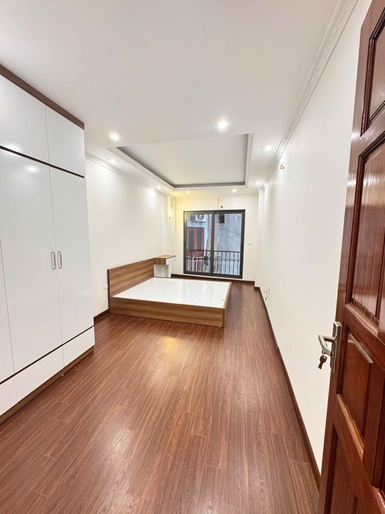 Bán nhà Trương Định - diện tích 32m2 5 tầng - Nhà đẹp hiện đại ở ngay - giá 8,8 tỷ