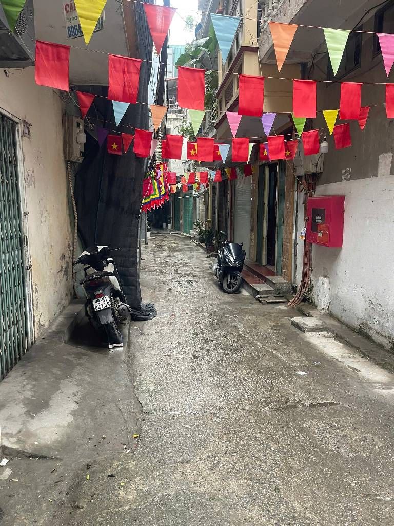 Bán nhà ngõ Văn Hương - diện tích 42m2 6 tầng - Lô góc, thang máy - giá 12,9 tỷ