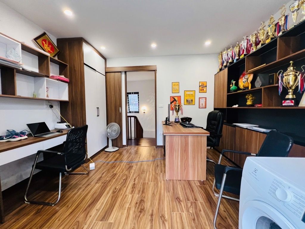 Bán nhà Hồng Mai - diện tích 32,5m2 5 tầng - ô tô vào ra thoải mái - giá 9,9 tỷ