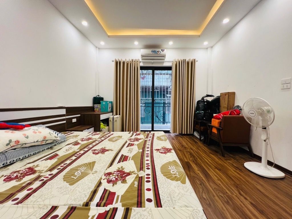 Bán nhà Hồng Mai - diện tích 32,5m2 5 tầng - ô tô vào ra thoải mái - giá 9,9 tỷ