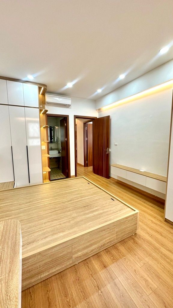 Bán nhà Tam Trinh - diện tích 105m2 1 tầng - Căn hộ 3 ngủ giữa trung tâm - giá 8,6 tỷ