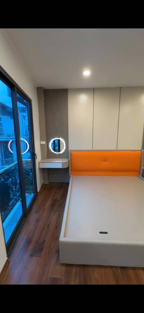 Bán nhà Đông Thiên - diện tích 31m2 5 tầng - SIÊU PHẨM MẶT PHỐ 5 TẦNG THANG MÁY - giá 14,4 tỷ