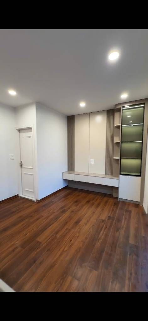 Bán nhà Đông Thiên - diện tích 31m2 5 tầng - SIÊU PHẨM MẶT PHỐ 5 TẦNG THANG MÁY - giá 14,4 tỷ