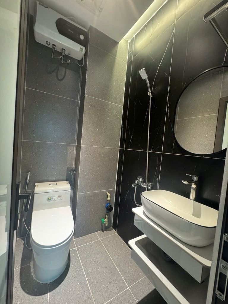 Bán nhà Trương Định - diện tích 61m2 7 tầng - Ngõ thông rộng - giá 17 tỷ