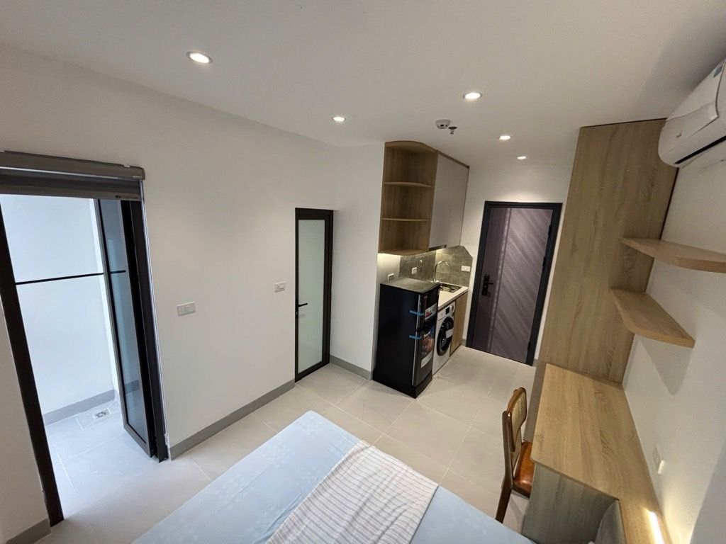 Bán nhà Trương Định - diện tích 61m2 7 tầng - Ngõ thông rộng - giá 17 tỷ