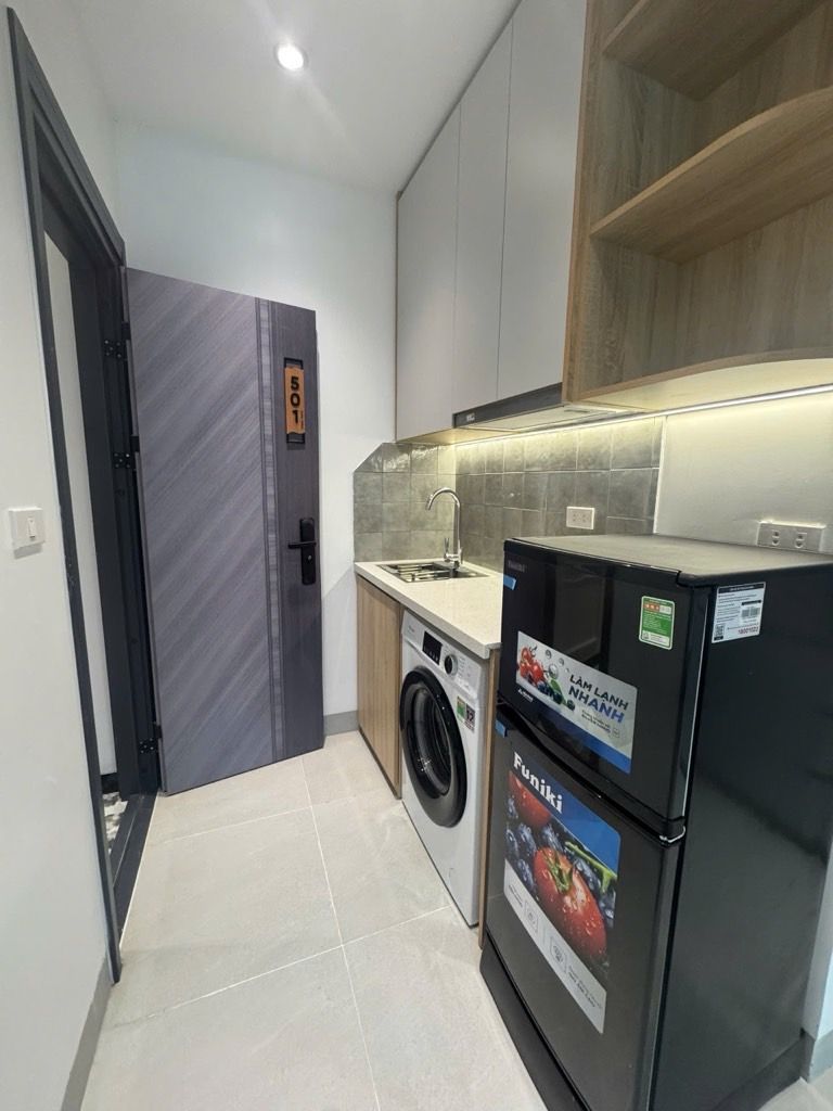 Bán nhà Trương Định - diện tích 61m2 7 tầng - Ngõ thông rộng - giá 17 tỷ