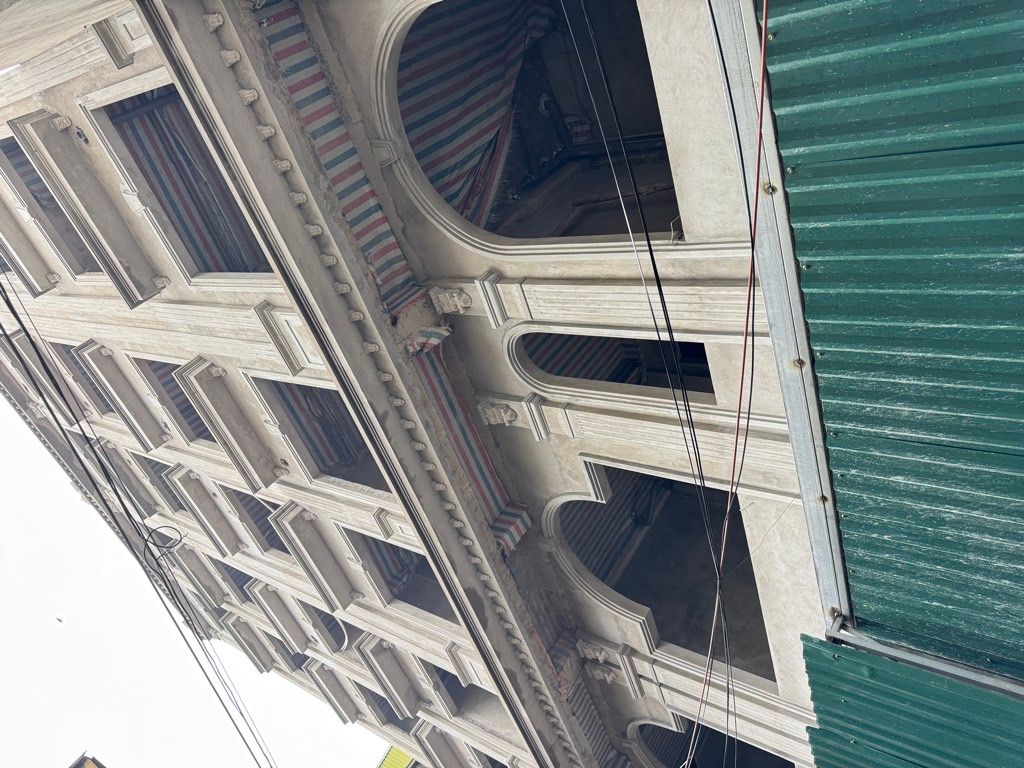 Bán nhà Trương Định - diện tích 66m2 7 tầng - Ngõ thông rộng - giá 17,4 tỷ