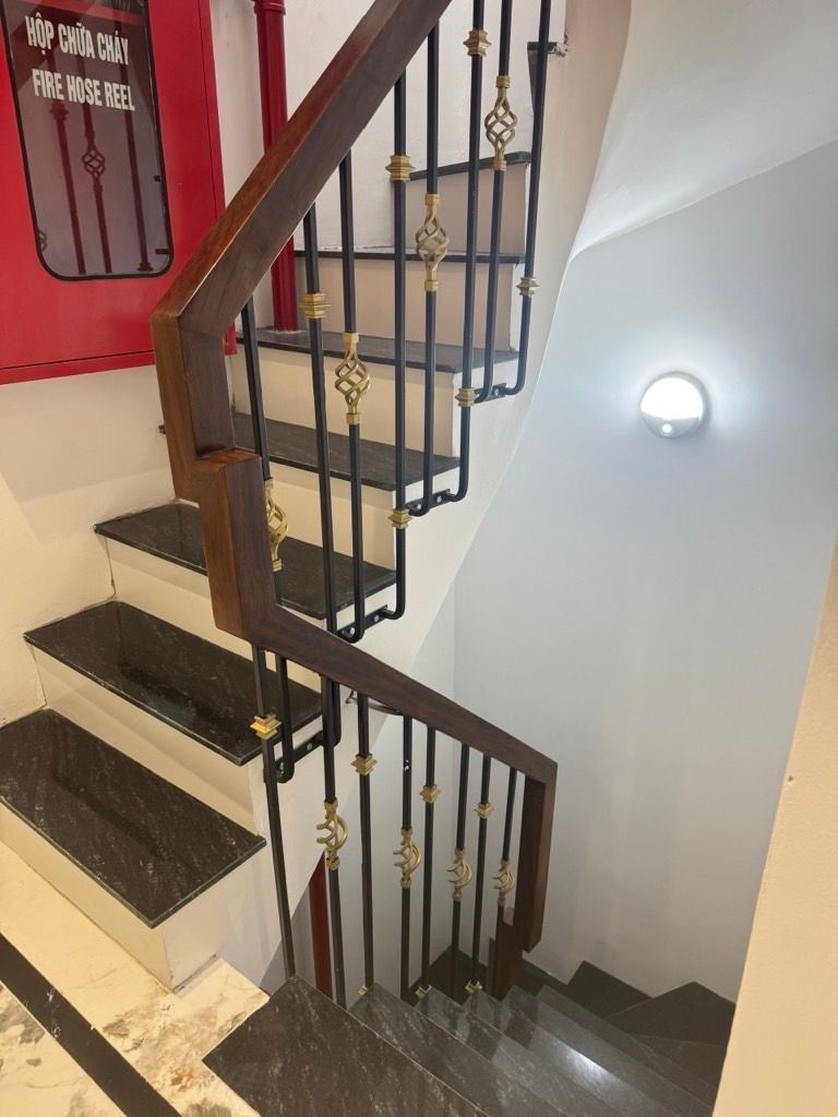 Bán nhà Trương Định - diện tích 66m2 7 tầng - Ngõ thông rộng - giá 17,4 tỷ