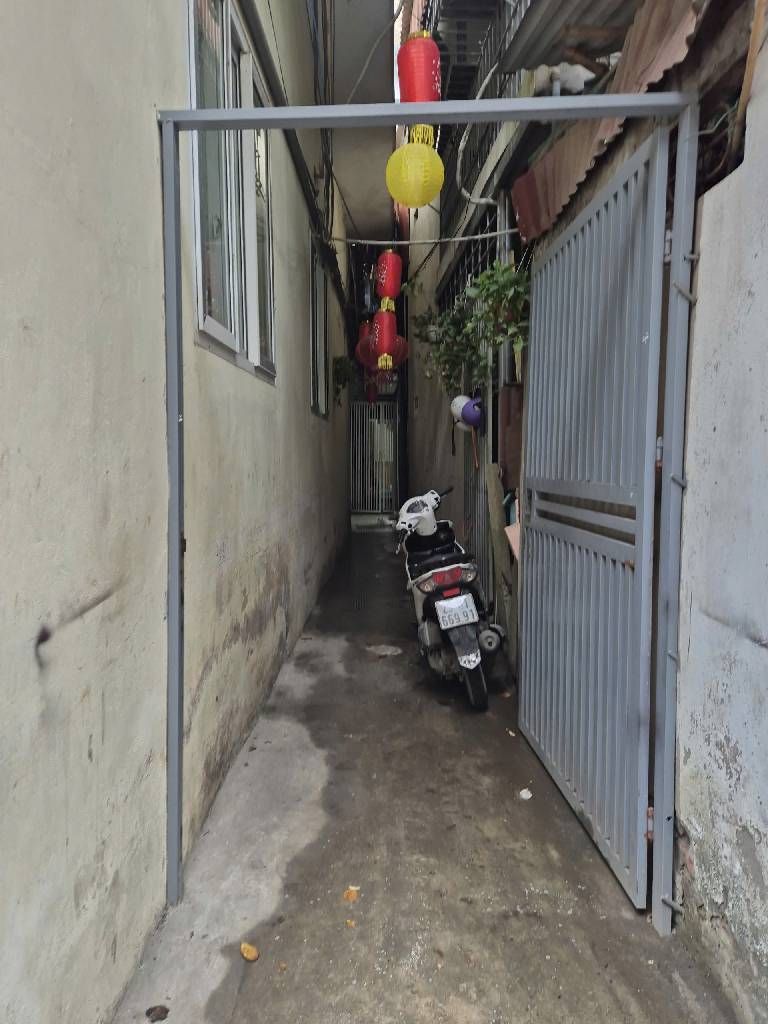 Bán nhà Thanh Xuân - diện tích 22m2 2 tầng - Ô TÔ ĐỖ CỔNG - giá 2,2 tỷ