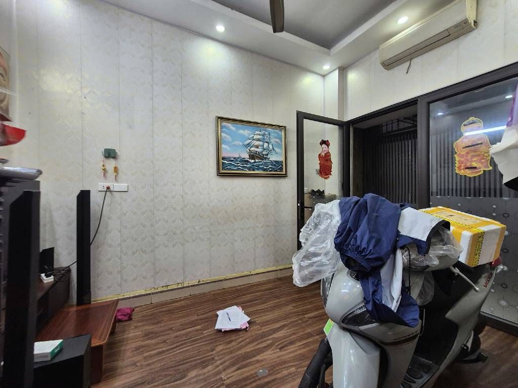 Bán nhà Thanh Xuân - diện tích 22m2 2 tầng - Ô TÔ ĐỖ CỔNG - giá 2,2 tỷ