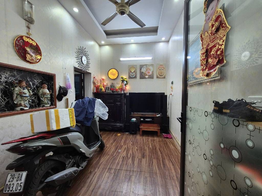 Bán nhà Thanh Xuân - diện tích 22m2 2 tầng - Ô TÔ ĐỖ CỔNG - giá 2,2 tỷ