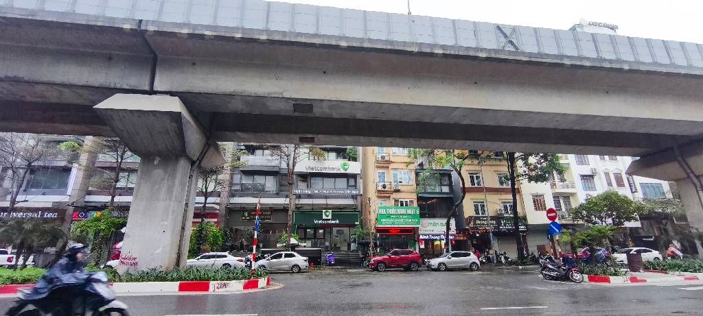 Bán nhà Hào Nam - diện tích 35m2 5 tầng - Gần Ga Cát Linh - giá 9,3 tỷ