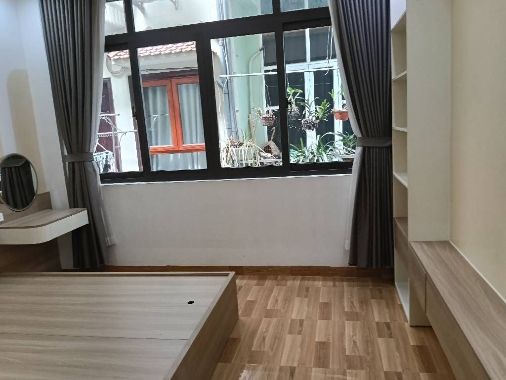 Bán nhà Hào Nam - diện tích 31m2 4 tầng - Vị trí siêu đẹp gần Ga Cát Linh - giá 10,96 tỷ