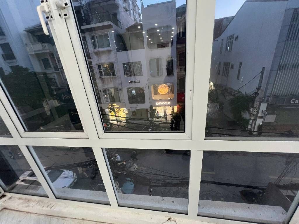 Bán nhà Nguyễn Hy Quang - diện tích 41,6m2 3 tầng - Mặt phố mới cho thuê kinh doanh sầm uất - giá 23,2 tỷ