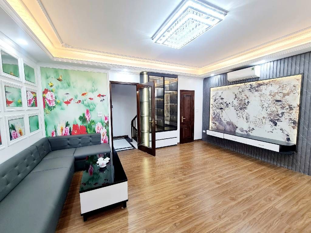 Bán nhà Minh Khai - diện tích 37m2 6 tầng - Lô góc, ô tô - giá 18,3 tỷ