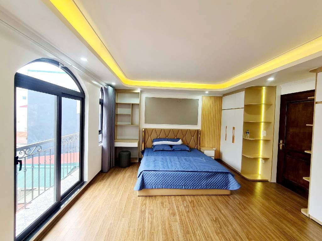 Bán nhà Minh Khai - diện tích 37m2 6 tầng - Lô góc, ô tô - giá 18,3 tỷ