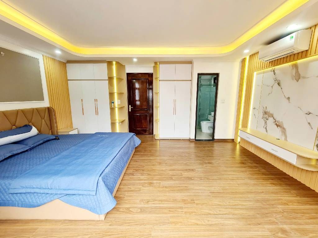 Bán nhà Minh Khai - diện tích 37m2 6 tầng - Lô góc, ô tô - giá 18,3 tỷ