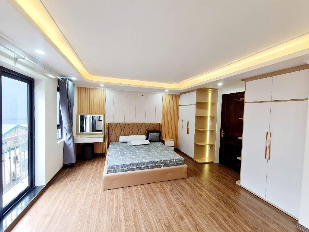 Bán nhà Minh Khai - diện tích 37m2 6 tầng - Lô góc, ô tô - giá 18,3 tỷ