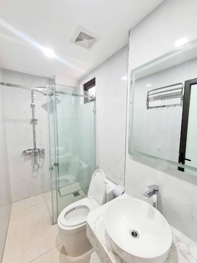 Bán nhà Minh Khai - diện tích 37m2 6 tầng - Lô góc, ô tô - giá 18,3 tỷ