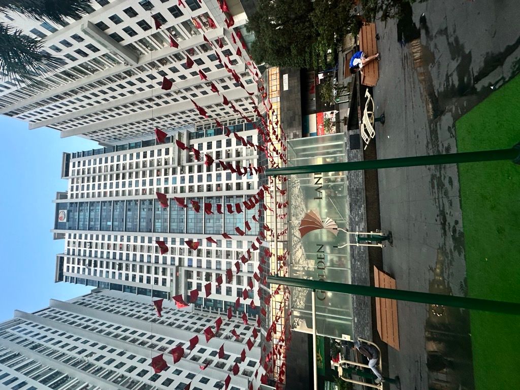 Bán nhà Nguyễn Trãi - diện tích 93m2 1 tầng - Căn hộ đẹp hiếm có - giá 9,7 tỷ