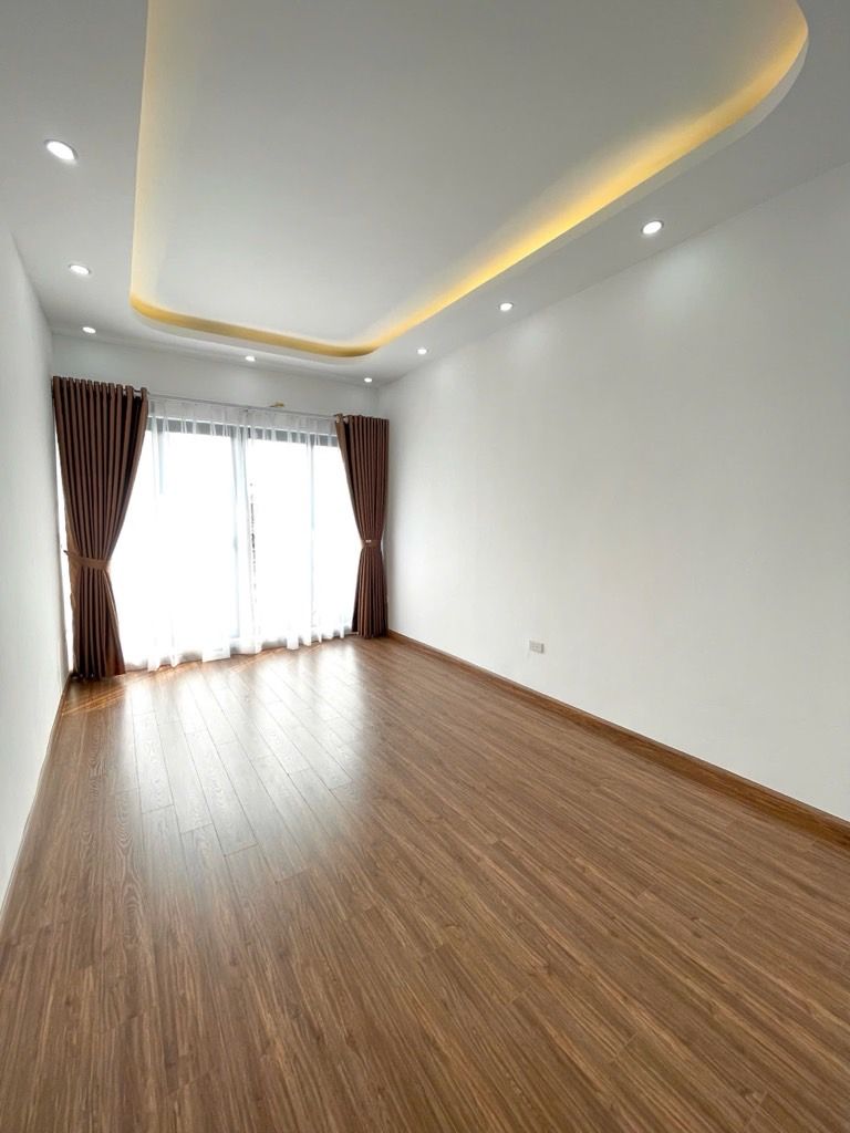 Bán nhà Ngõ Toàn Thắng - diện tích 40.6m2 4 tầng - Gần phố, ngõ thông - giá 12 tỷ