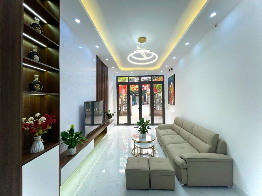 Bán nhà Ngõ Toàn Thắng - diện tích 40.6m2 4 tầng - Gần phố, ngõ thông - giá 12 tỷ