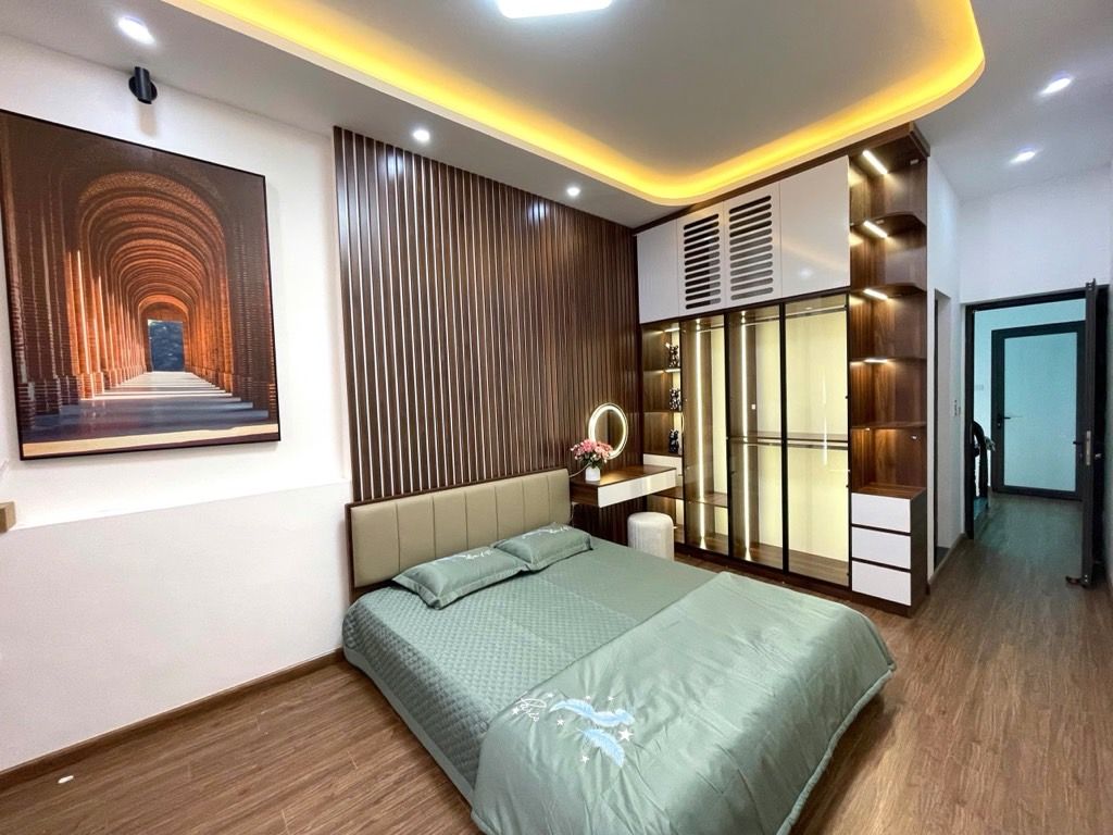 Bán nhà Ngõ Toàn Thắng - diện tích 40.6m2 4 tầng - Gần phố, ngõ thông - giá 12 tỷ