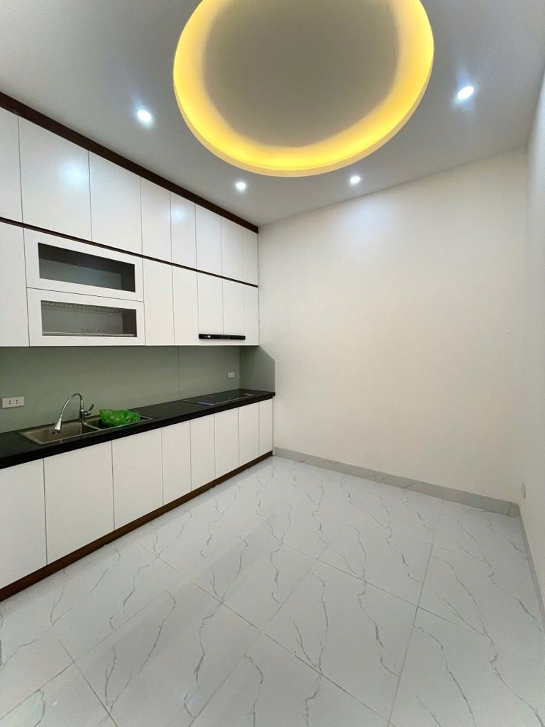 Bán nhà Ngõ Toàn Thắng - diện tích 40.6m2 4 tầng - Gần phố, ngõ thông - giá 12 tỷ