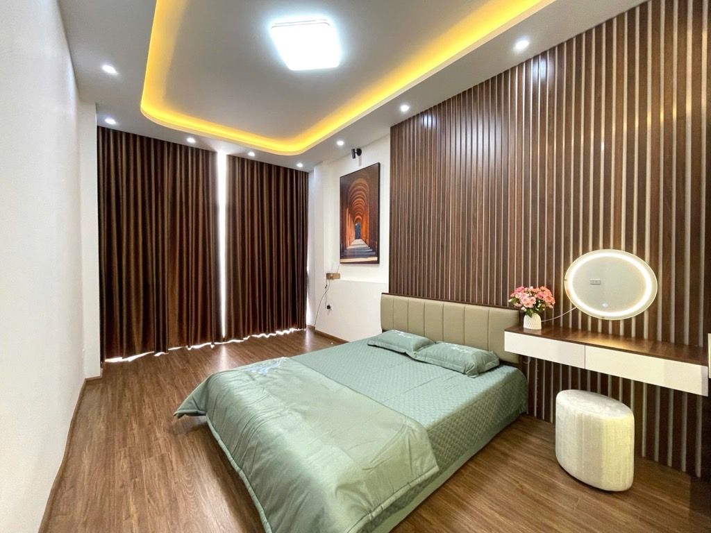 Bán nhà Ngõ Toàn Thắng - diện tích 40.6m2 4 tầng - Gần phố, ngõ thông - giá 12 tỷ