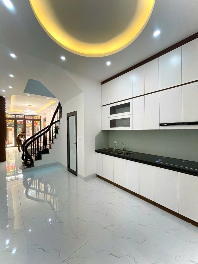 Bán nhà Ngõ Toàn Thắng - diện tích 40.6m2 4 tầng - Gần phố, ngõ thông - giá 12 tỷ