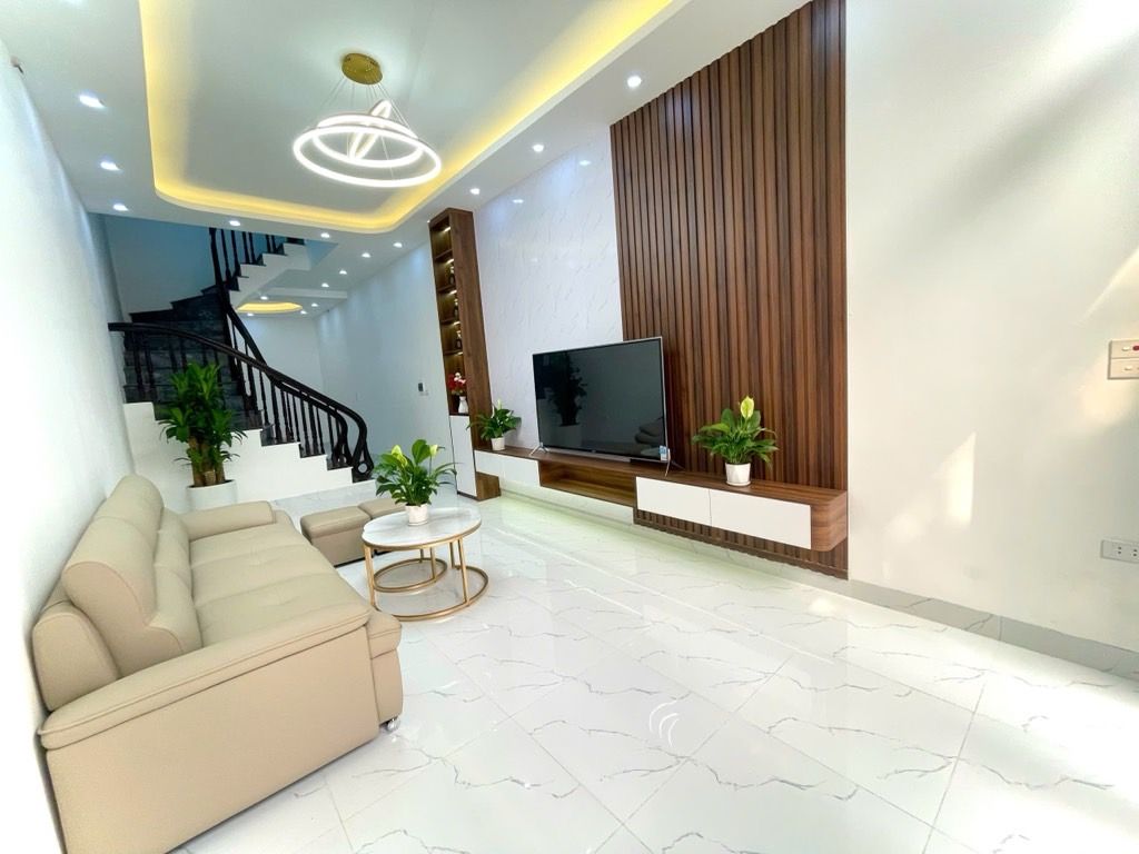 Bán nhà Ngõ Toàn Thắng - diện tích 40.6m2 4 tầng - Gần phố, ngõ thông - giá 12 tỷ