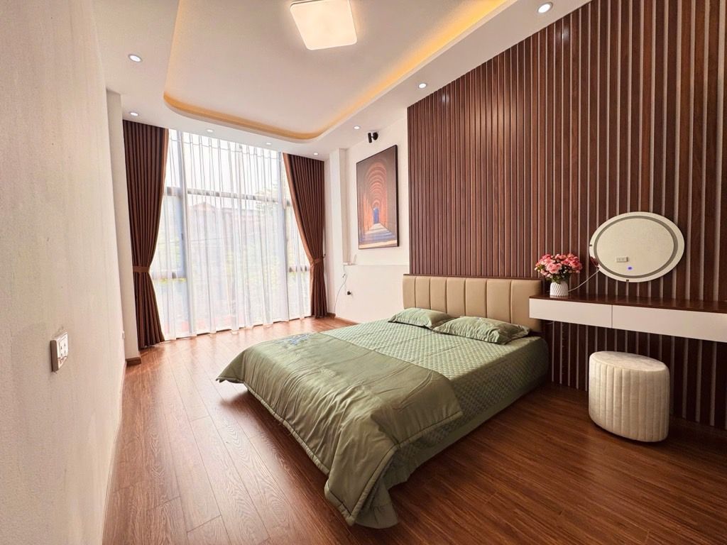 Bán nhà Ngõ Toàn Thắng - diện tích 40.6m2 4 tầng - Gần phố, ngõ thông - giá 12 tỷ