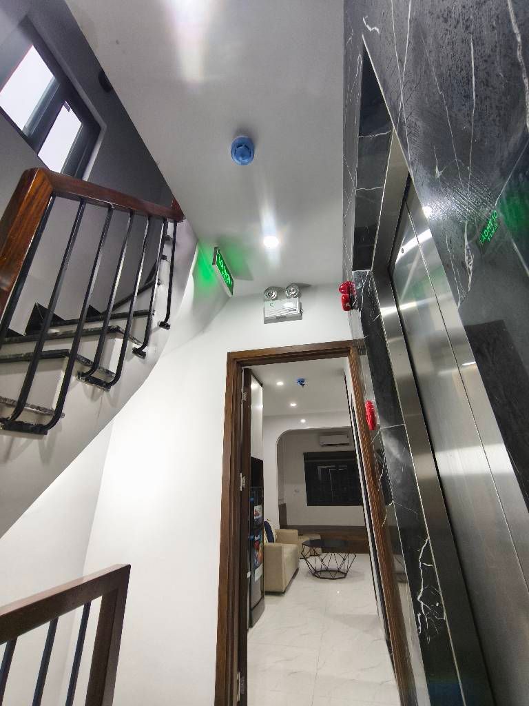 Bán nhà Nguyễn Đức Cảnh - diện tích 59m2 6 tầng - 2 mặt thoáng - giá 16,5 tỷ