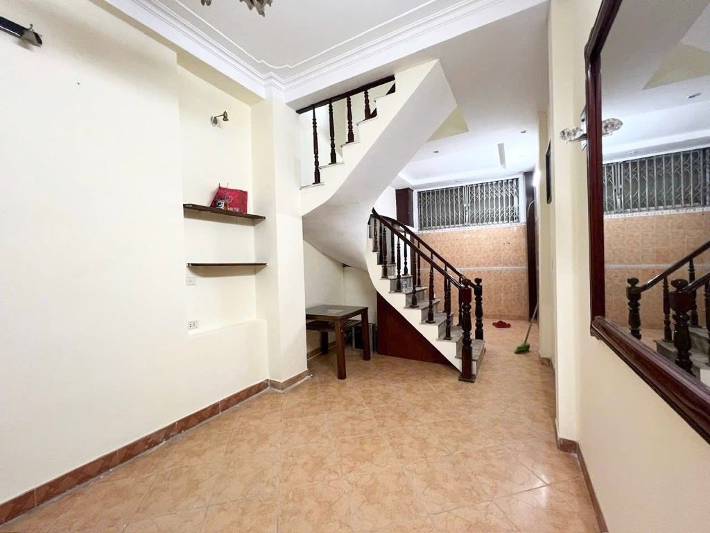 Bán nhà Thái Hà - diện tích 34m2 4 tầng - Ô tô tránh - giá 9,3 tỷ