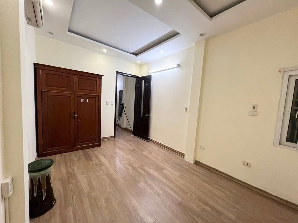 Bán nhà Thái Hà - diện tích 34m2 4 tầng - Ô tô tránh - giá 9,3 tỷ