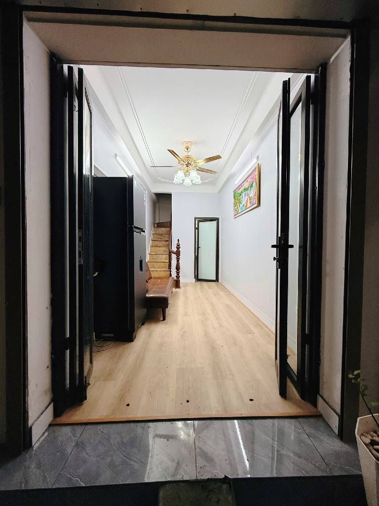 Bán nhà Lệnh Cư - diện tích 37.1m2 6 tầng - Nhà lô góc, kinh doanh nhỏ - giá 6,35 tỷ