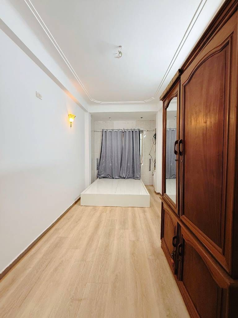 Bán nhà Lệnh Cư - diện tích 37.1m2 6 tầng - Nhà lô góc, kinh doanh nhỏ - giá 6,35 tỷ