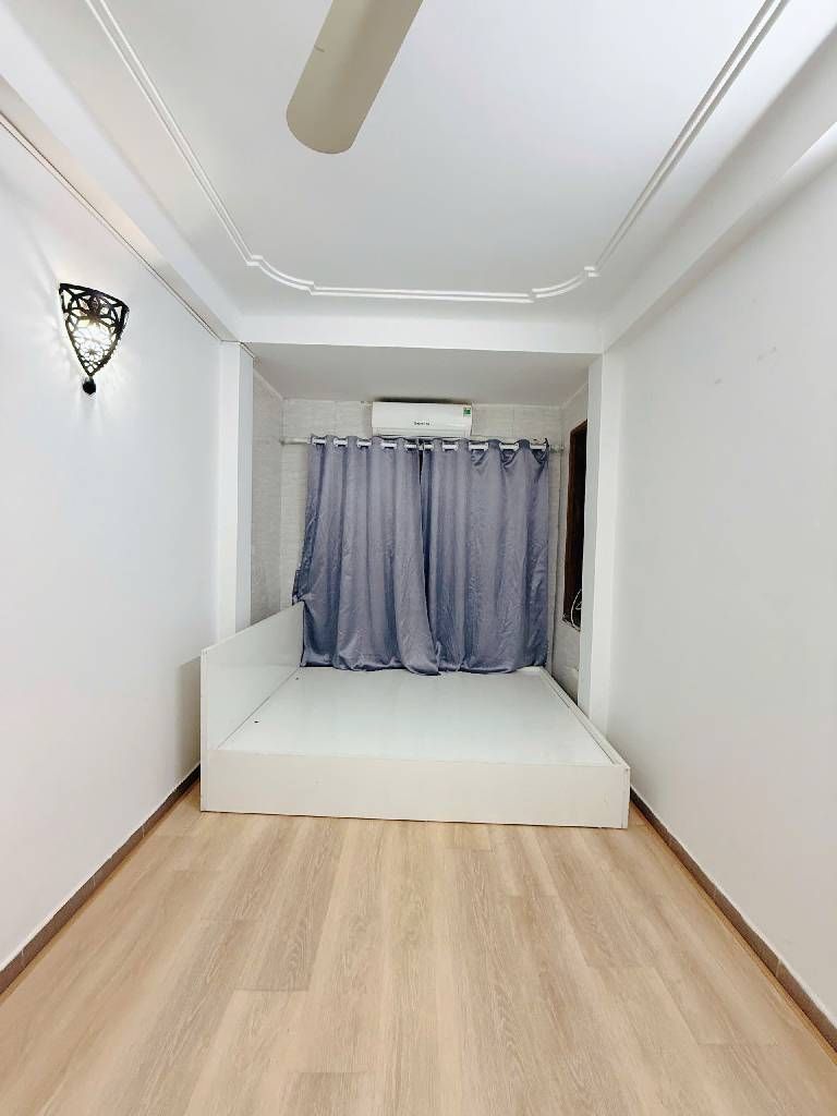 Bán nhà Lệnh Cư - diện tích 37.1m2 6 tầng - Nhà lô góc, kinh doanh nhỏ - giá 6,35 tỷ