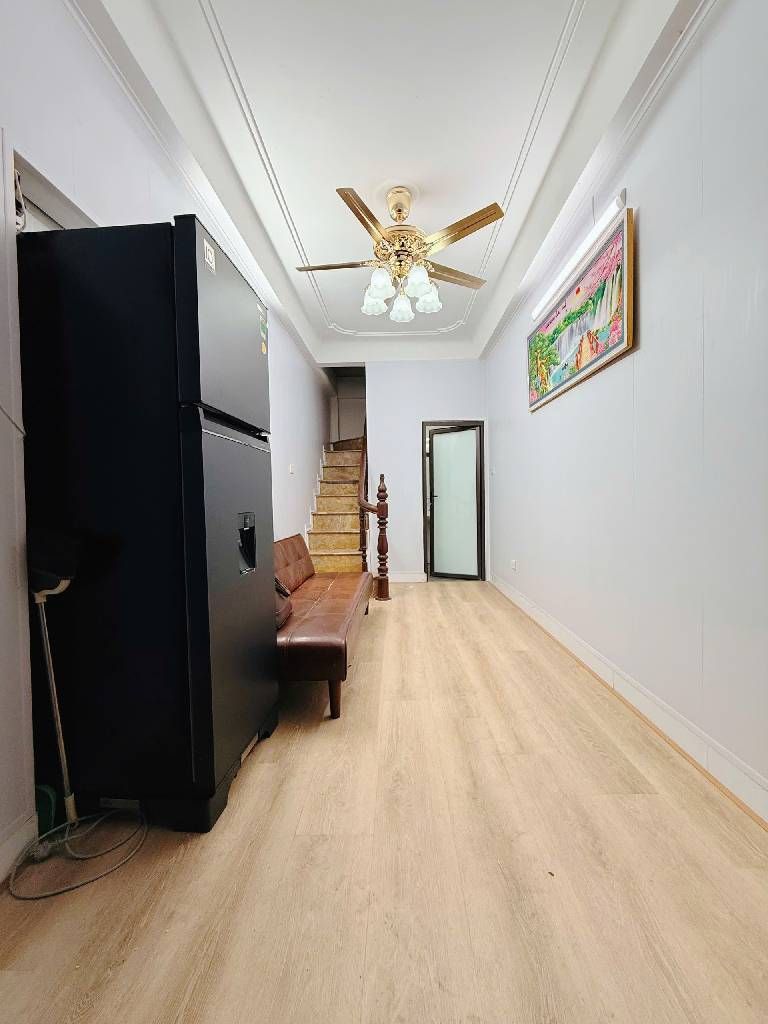 Bán nhà Lệnh Cư - diện tích 37.1m2 6 tầng - Nhà lô góc, kinh doanh nhỏ - giá 6,35 tỷ